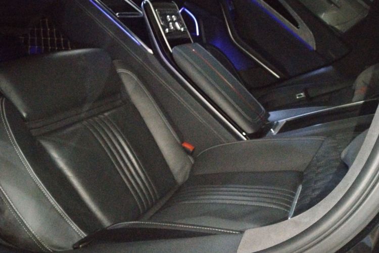 红旗H9 2020款 3.0T 智联旗领四座版中控内饰21