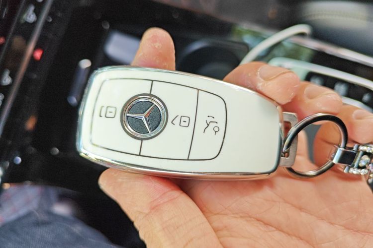 奔驰A级(进口) 2019款 A 200 动感型中控内饰7001