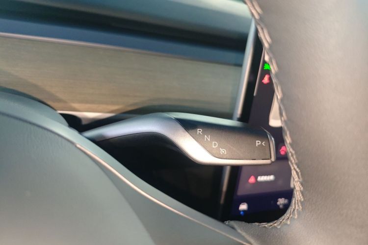 特斯拉 Model Y 2022款 改款 后轮驱动版中控内饰18