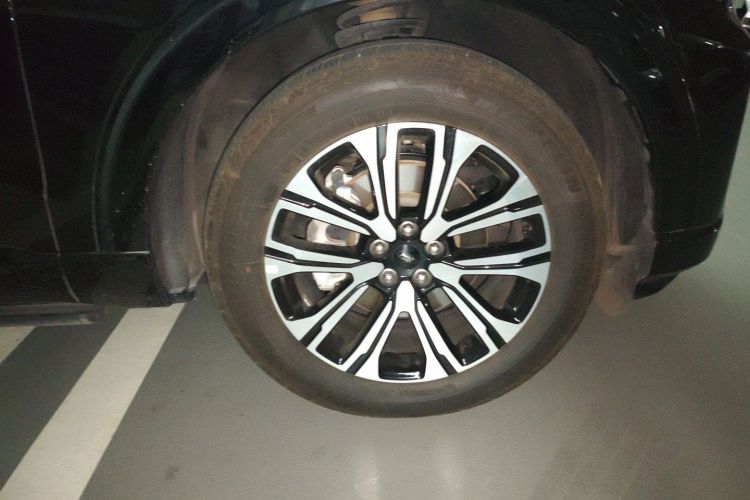 福特 探险者 2024款 2.3T EcoBoost 四驱钛金版 6座车身外观6007