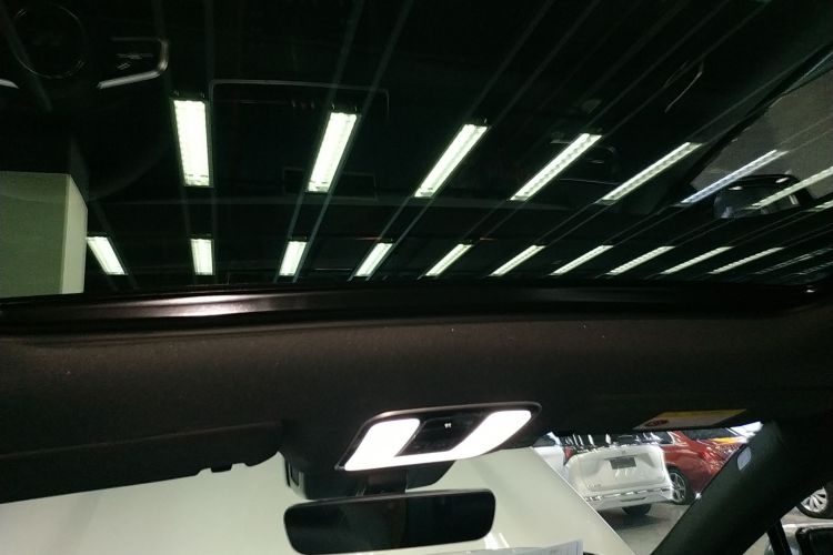 理想汽车 理想ONE 2021款 增程6座版中控内饰22