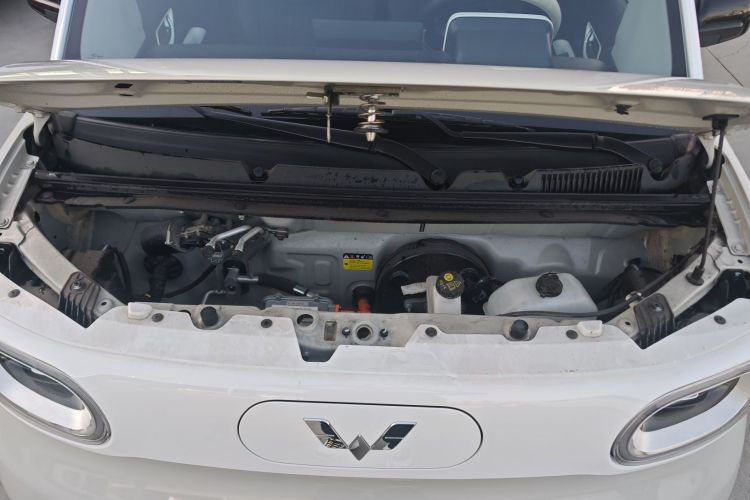 五菱汽车 宏光MINIEV 2024款 第三代 215km 进阶版机舱底盘24