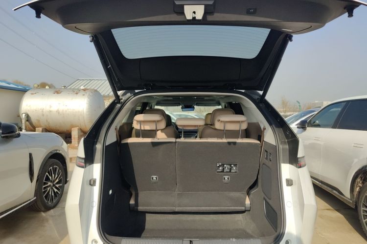 小鹏X9 2025款 740超长续航 Max机舱底盘23