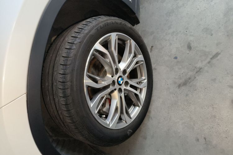 宝马X1 2018款 sDrive20Li 领先型车身外观6002