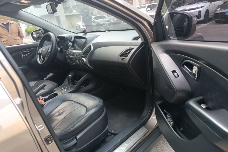 北京现代ix35 2010款 2.0L 自动四驱尊贵版GLS局部细节9005