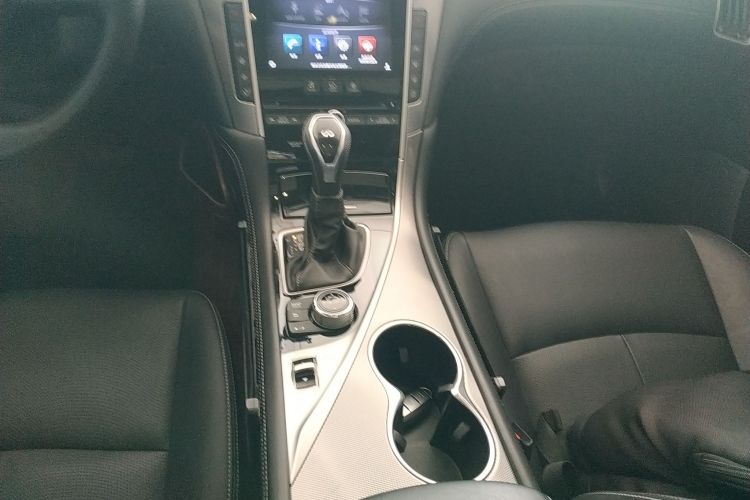 英菲尼迪Q50L 2018款 2.0T 逸享版 国VI局部细节18