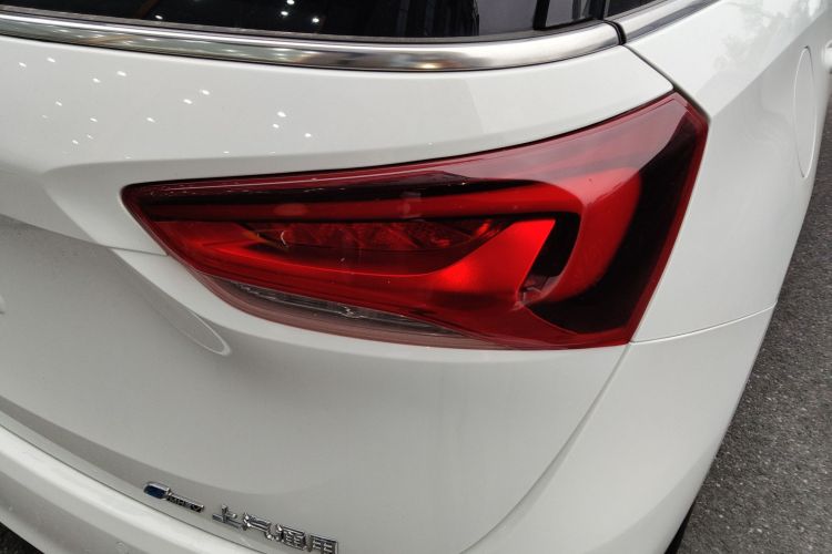 别克GL6 2021款 323T 轻混动互联豪华型车身外观9