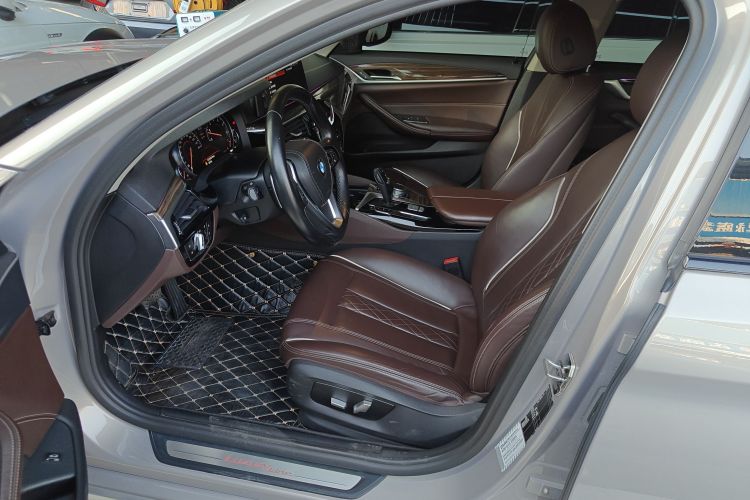 宝马5系 2018款 530Li 领先型 豪华套装局部细节19