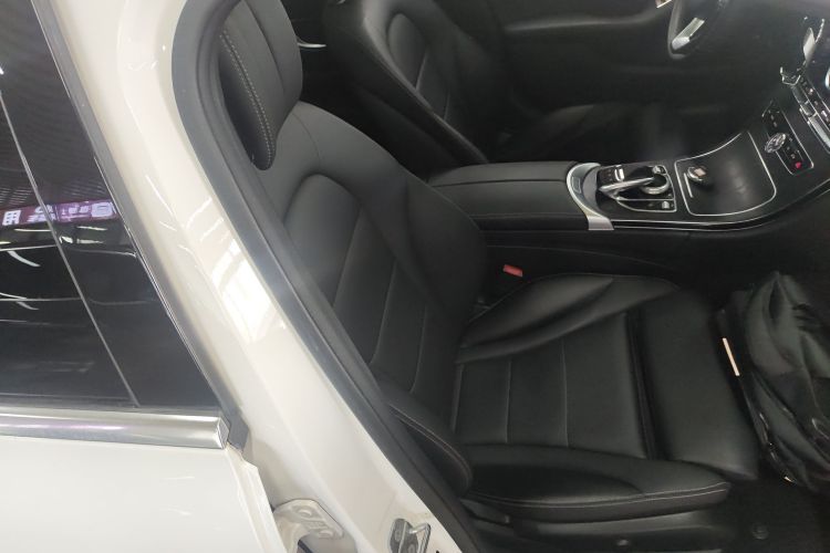 奔驰C级 2018款 C 200 L 运动版局部细节41