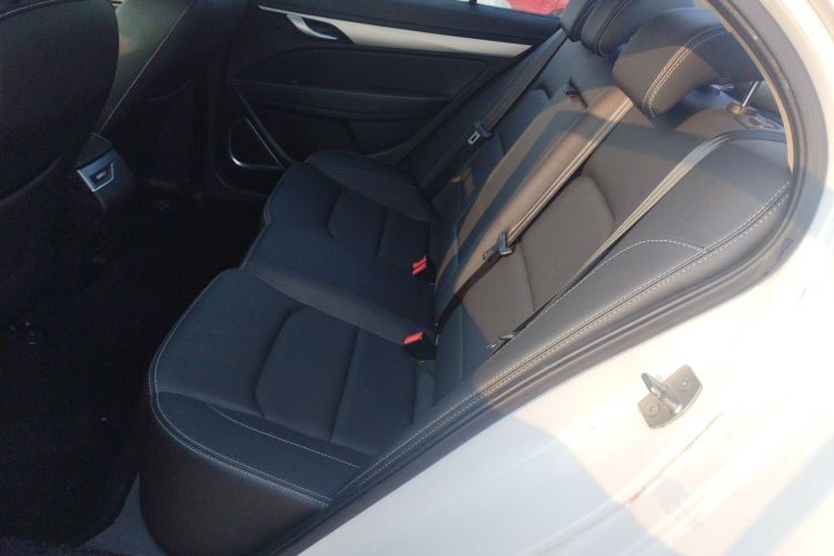 吉利汽车 帝豪 2018款 1.5L 手动向上互联版中控内饰21