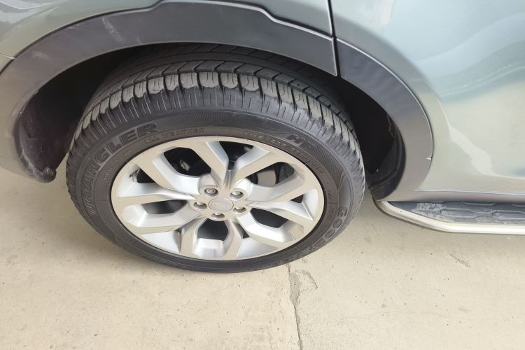 路虎 发现神行 2016款 2.0T HSE车身外观6008