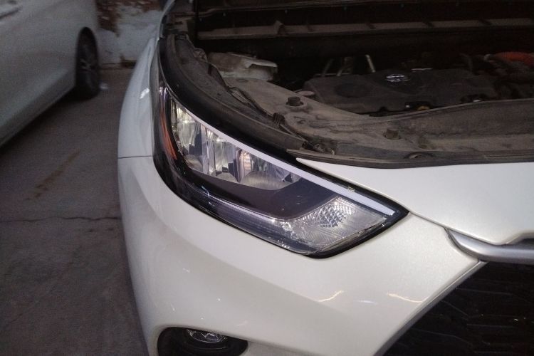 丰田 汉兰达 2023款 2.5L智能电混双擎四驱精英版 7座车身外观8