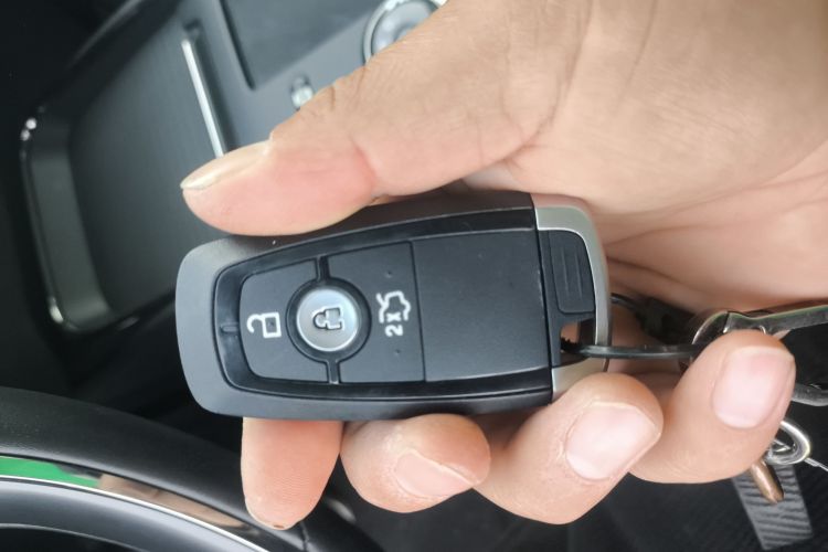 福特 蒙迪欧 2022款 改款 EcoBoost 245 豪华型中控内饰11