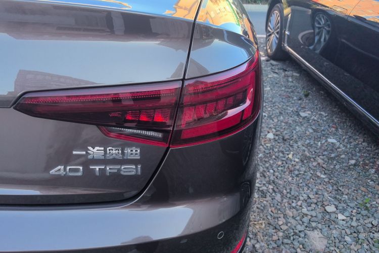 奥迪A4L 2018款 30周年年型 40 TFSI 时尚型车身外观9
