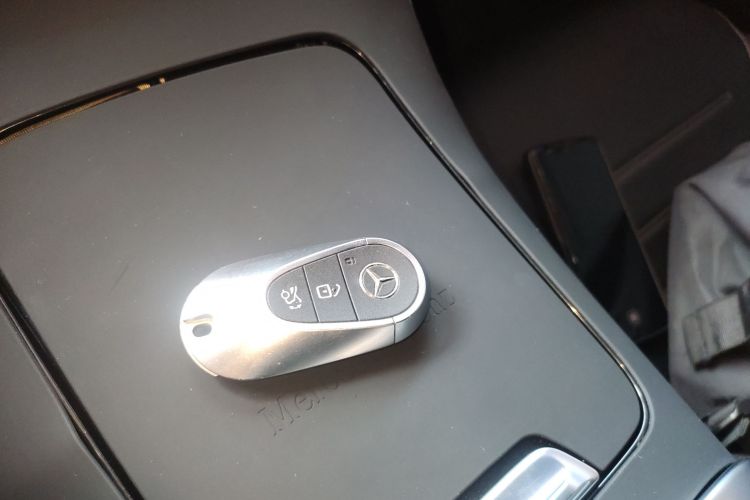 奔驰C级 2022款 改款 C 200 L 运动版中控内饰7001