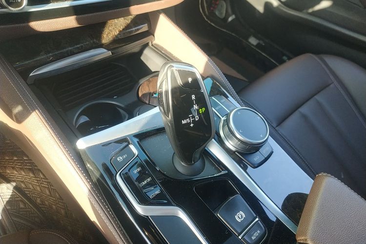 宝马5系 2019款 525Li M运动套装局部细节18