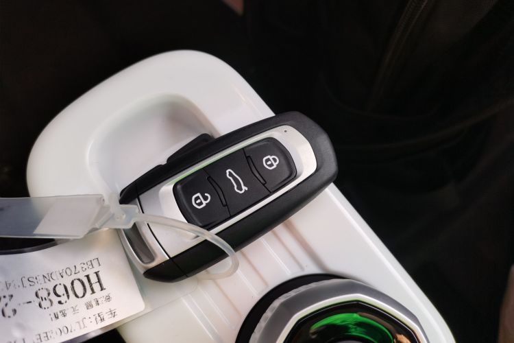 吉利银河 2025款 210km 熊猫卡丁中控内饰11