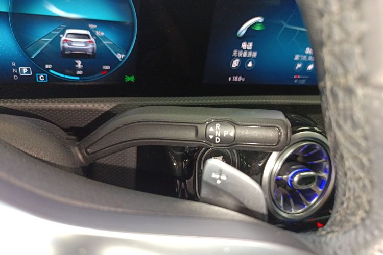 奔驰A级 2020款 A 200 L 运动轿车中控内饰18