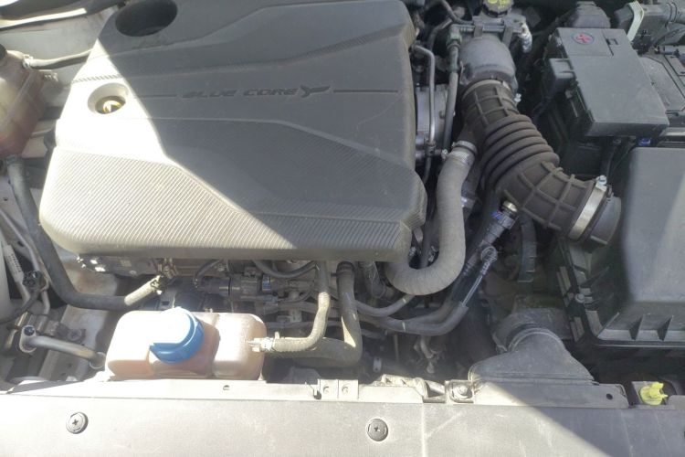 长安 逸动 2022款 PLUS 蓝鲸NE 1.4T GDI DCT尊贵版局部细节24