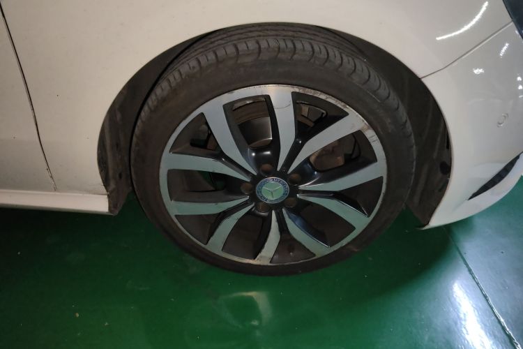 奔驰A级(进口) 2015款 A 200 时尚型车身外观10