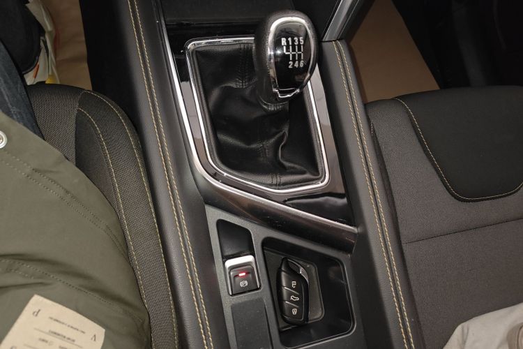 北京汽车 北京X3 2021款 1.5T 手动荣耀版中控内饰18