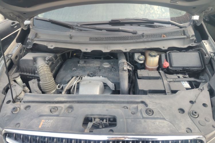 别克GL8 2018款 28T 豪华型 国VI机舱底盘24