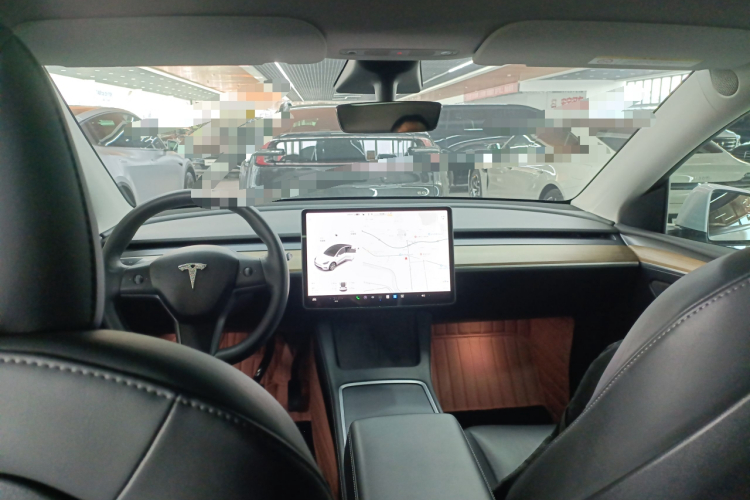 特斯拉 Model Y 2021款 标准续航后驱版中控内饰12