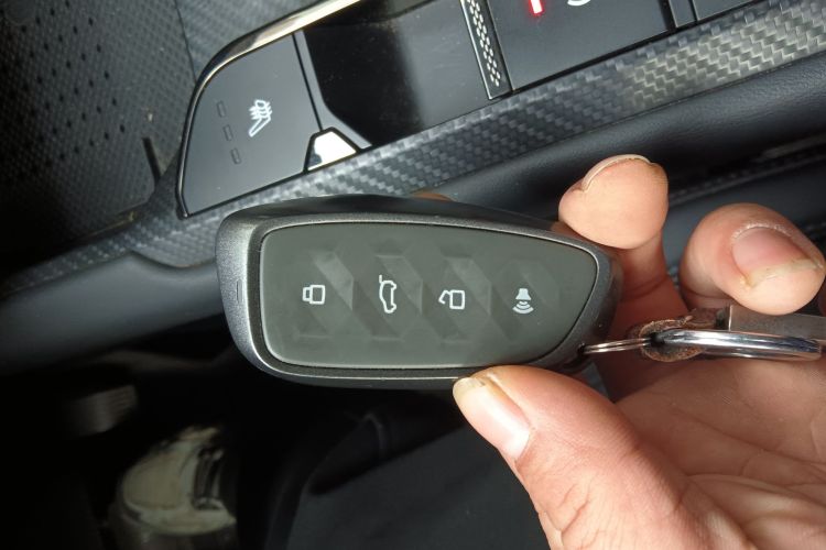 哈弗猛龙新能源 2024款 Hi4 102 Pro中控内饰11