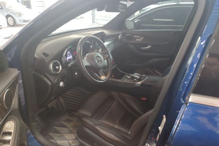 奔驰GLC 2016款 GLC 300 4MATIC 动感型中控内饰19