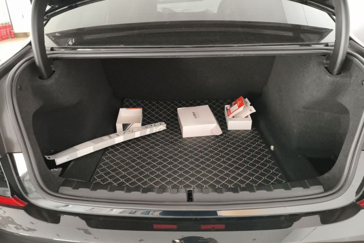 宝马3系 2021款 改款 325Li M运动套装机舱底盘23