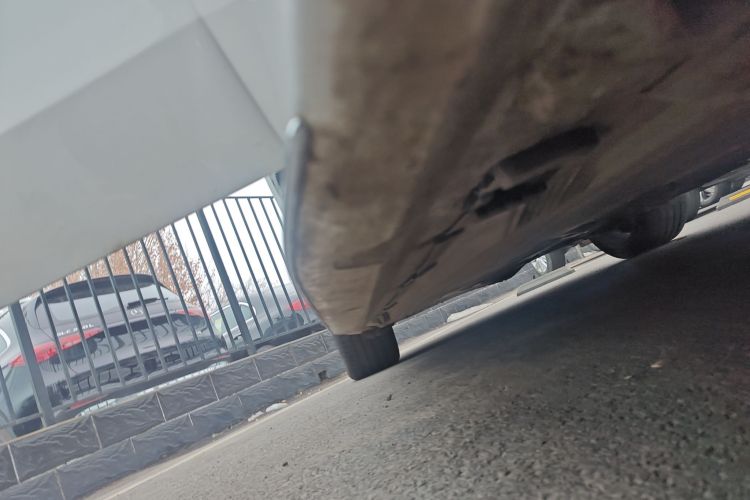 奔驰C级 2024款 C 200 L 运动版局部细节9001