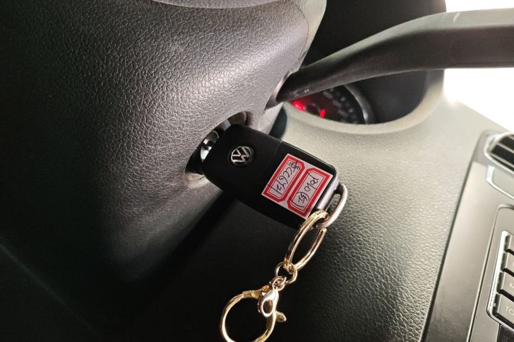 大众 Polo 2016款 1.6L 自动豪华型中控内饰7001