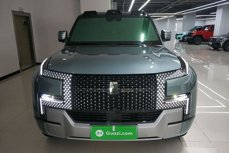 仰望U8 2023款 豪华版车身外观2