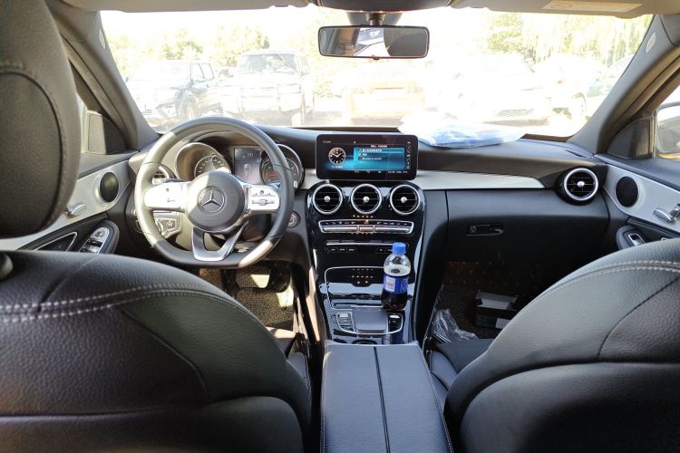 奔驰C级 2019款 C 260 运动版局部细节22