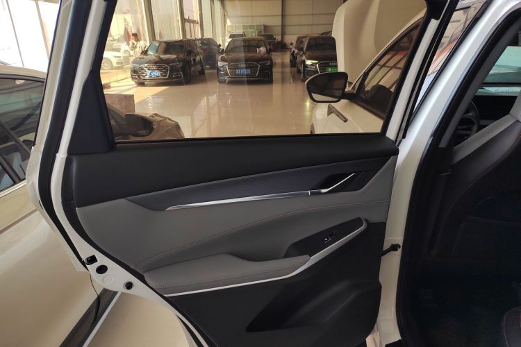 长安CS75 PLUS 2022款 第二代 2.0T 自动尊贵型中控内饰7008