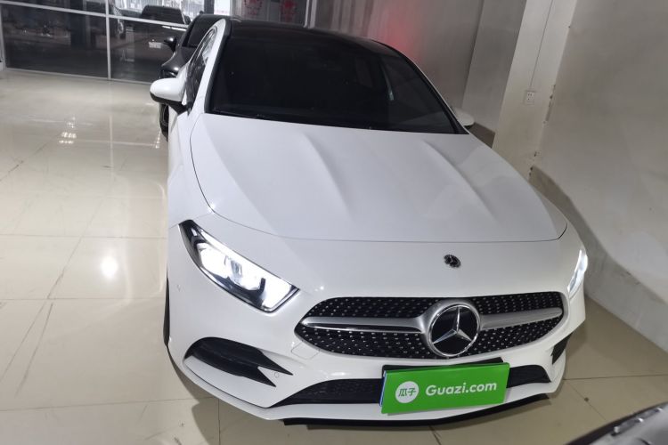 奔驰A级 2022款 改款 A 200 L 运动轿车时尚型车身外观2