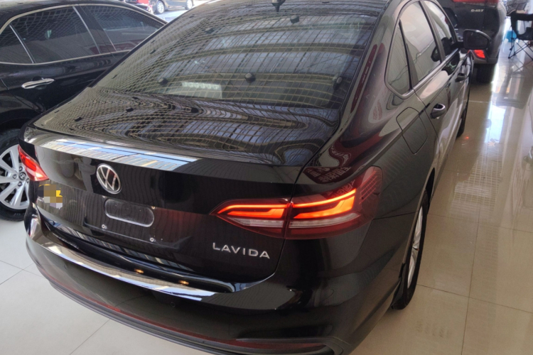 大众 朗逸 2023款 1.5L 自动得逸版车身外观6