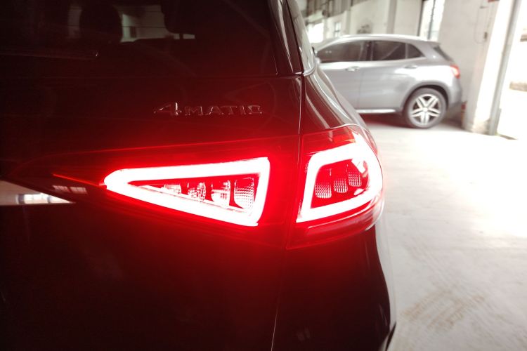 奔驰GLE 2023款 GLE 350 4MATIC 时尚型车身外观6006