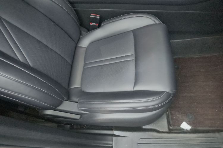 蓝电E5 2024款 荣耀版 100KM臻享型 7座局部细节41