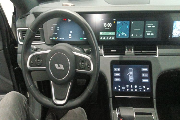 理想汽车 理想ONE 2020款 增程6座版中控内饰12