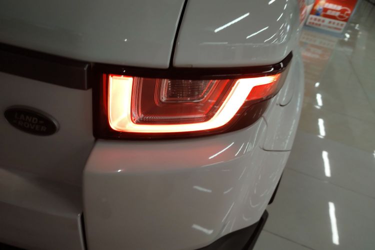 路虎 揽胜极光 2017款 2.0T 英伦锋尚版车身外观9