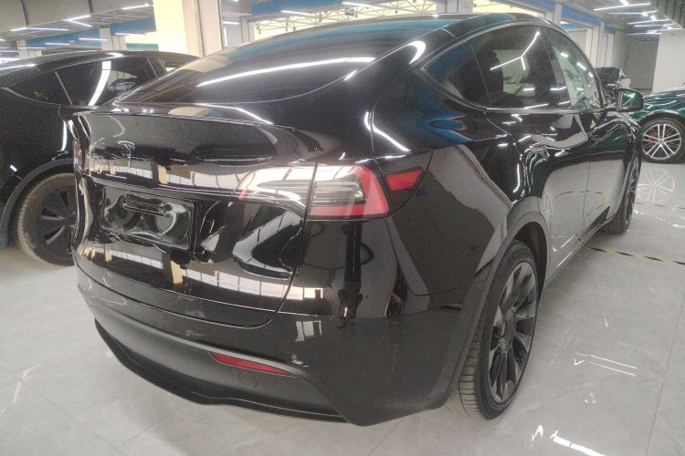 特斯拉 Model Y 2022款 后轮驱动版车身外观7