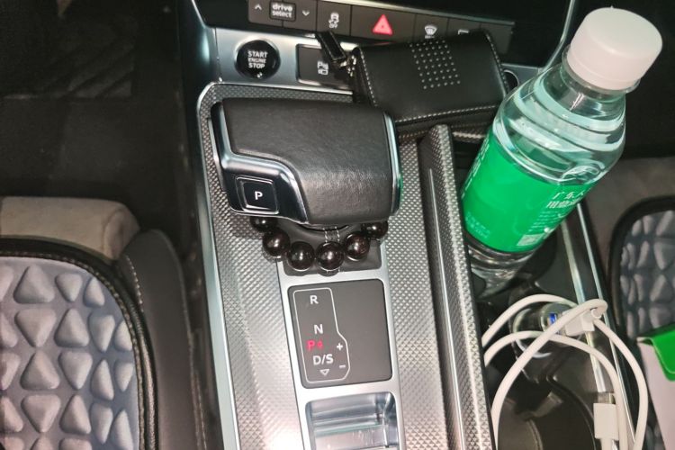 奥迪A6L 2021款 40 TFSI 豪华动感型中控内饰18