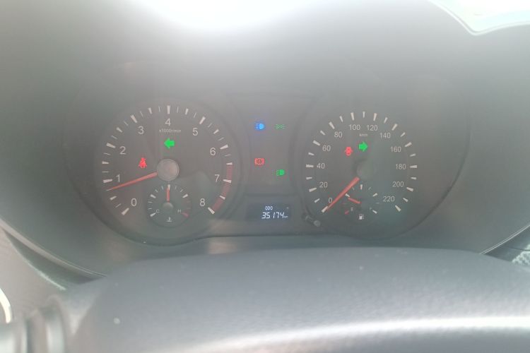 海马 福美来 2015款 1.6L 手动品尚型中控内饰14