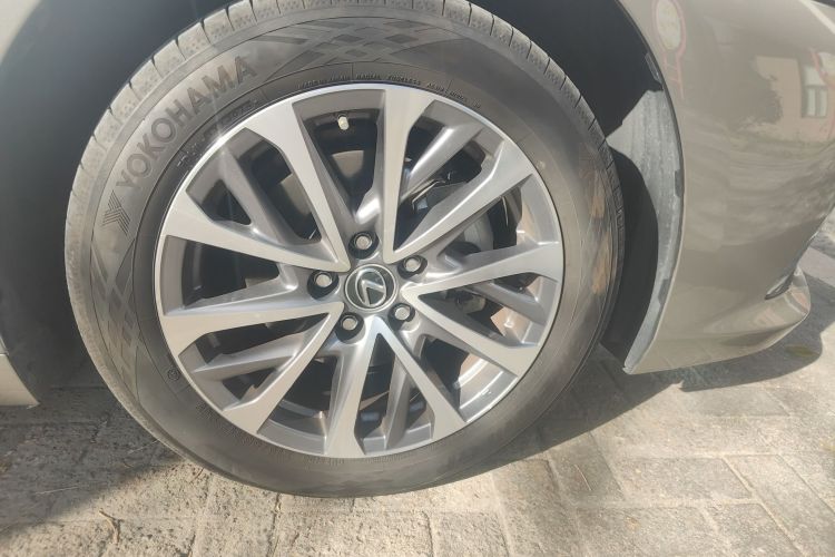 雷克萨斯ES 2024款 200 臻享版车身外观10