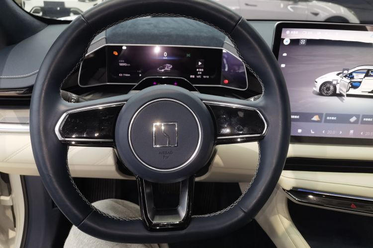 极氪001 2023款 WE版 86kWh中控内饰13