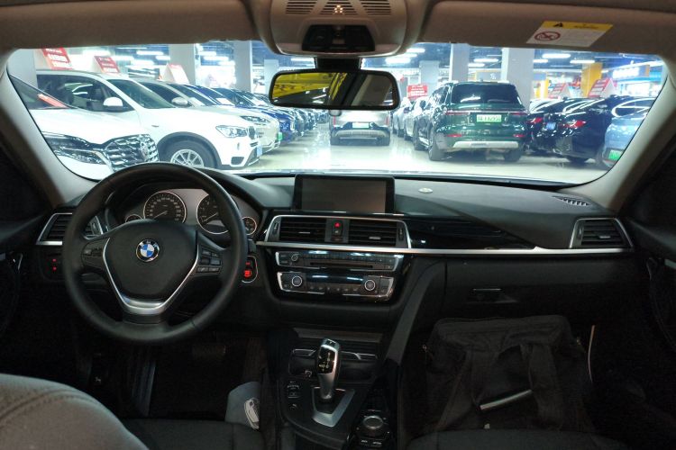 宝马3系 2017款 320Li 时尚型中控内饰7002