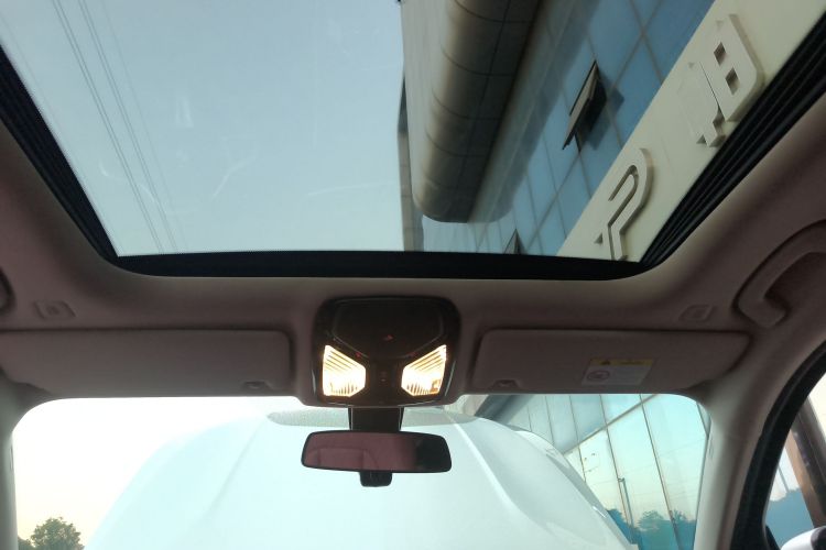 宝马3系 2023款 320Li M运动套装中控内饰22