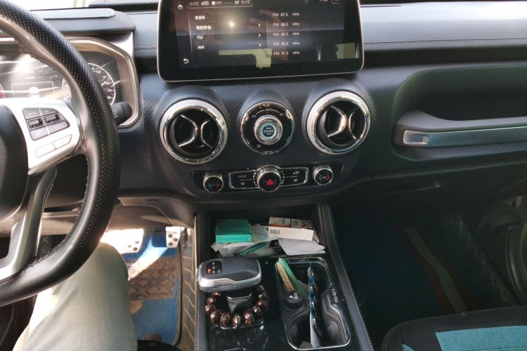 北京BJ40 2021款 2.0D 自动四驱刀锋英雄版侠客型中控内饰16