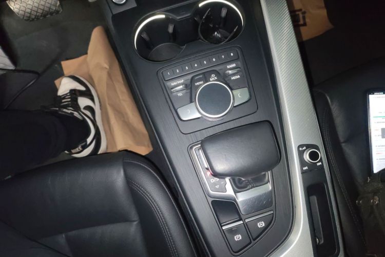 奥迪A4(进口) 2020款 Avant 先锋派 40 TFSI 时尚动感型中控内饰18